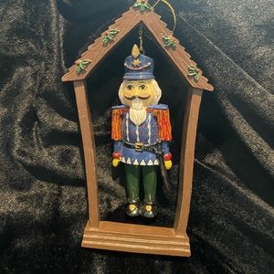 NWOT White Hair Resin Nutcracker Ornament 6” High